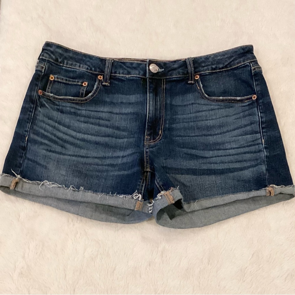 American Eagle 12 Tomgirl Midi Denim Women’s Jeans Shorts Cuffed Dark Wash